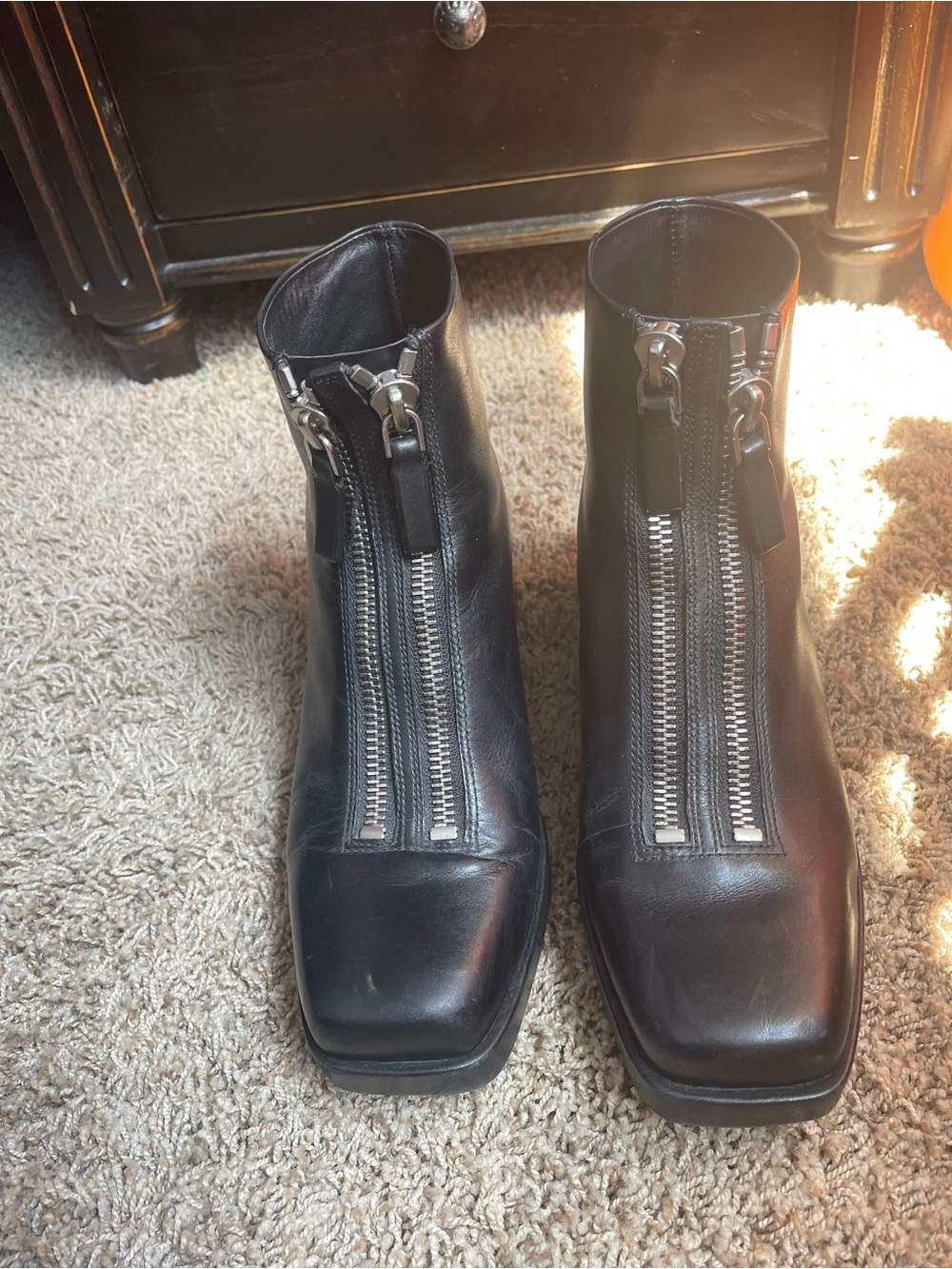 Alexander Wang LIKE NEW Women's Black Leather Front-Zip Ankle Boots